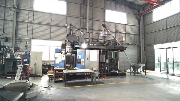 blow molding machine of <a href=ZK05 HDPE Arena Stadium Chair With Low Backrest (arena-seating.com) target='_blank'>stadium chair</a>
